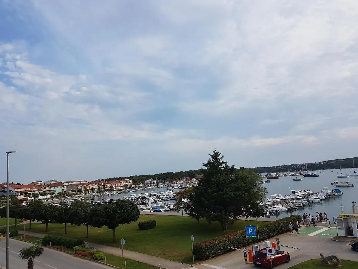 Apartment Adrijana Medulin 0*,  Croacia